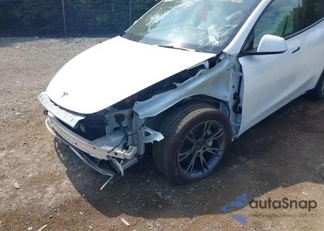 2025 Tesla Model Y Long Range Dual Motor All-Wheel Drive from USA, damaged, VIN 7SAYGDEE0SF261615